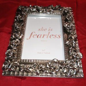 Vtg-inspired ORNATE METAL 5"x7" PHOTO FRAME w 3-D ROSES in ANTIQUE SILVER color